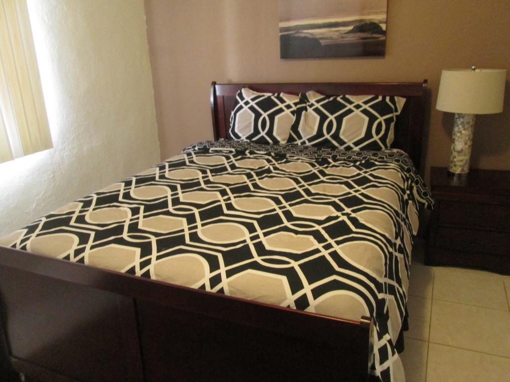 Pedro'S Place Tamuning Esterno foto